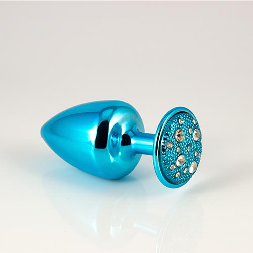 Plug M azul com pedra cravejada em strass